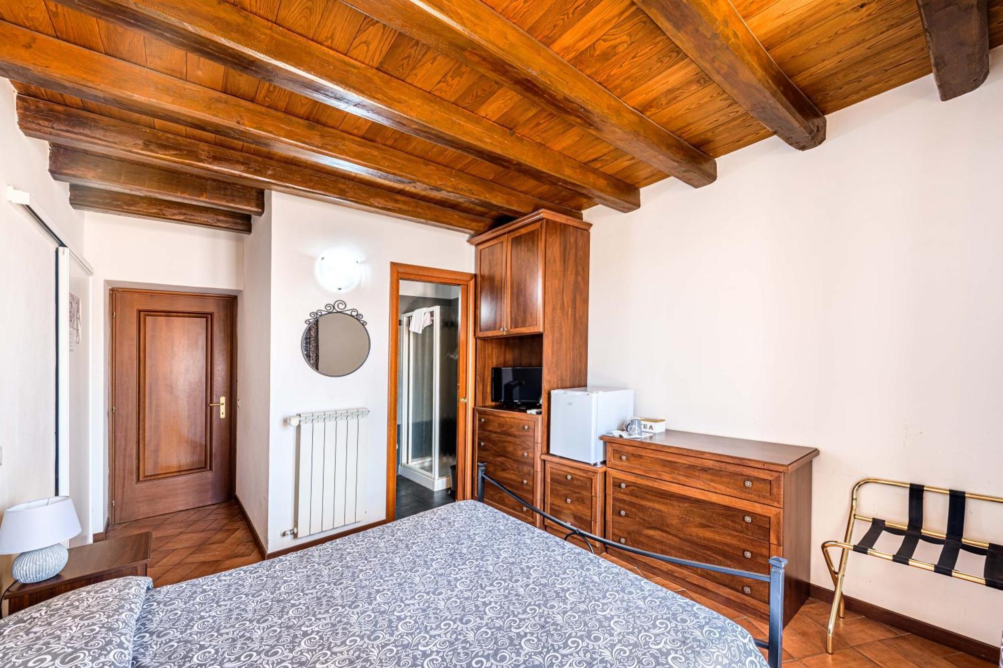 Bb Il Re Alla Reginella Guest House Roma Ngoại thất bức ảnh